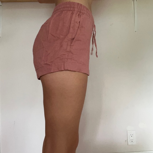 Salmon pink shorts - Picture 2 of 4